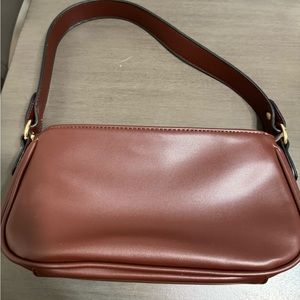 Brown minimalist baguette bag